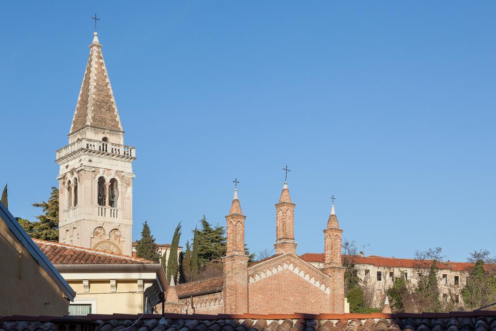 Verona Walls Ruang foto
